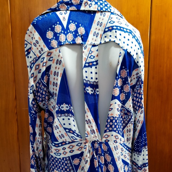 V-Back - Picture 1 of 3